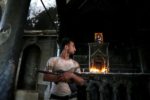 Image Soldier guards Christian church Iraq