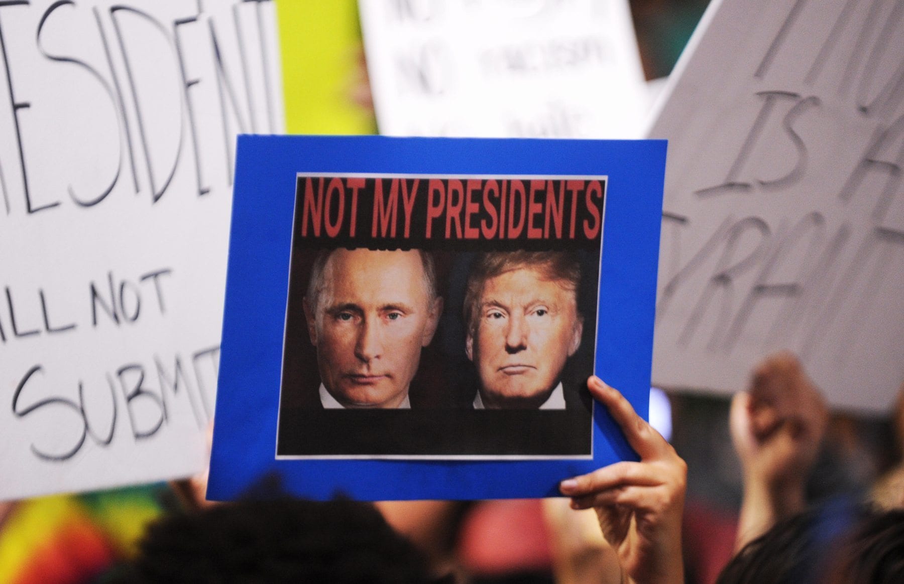 Image Trump protest Putin