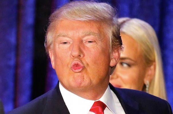 Image Trump kiss