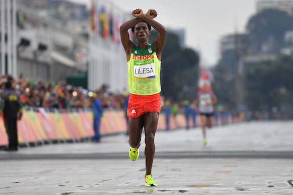 Image Feyisa Lilesa, Ethiopian Olympic Silver Medalist