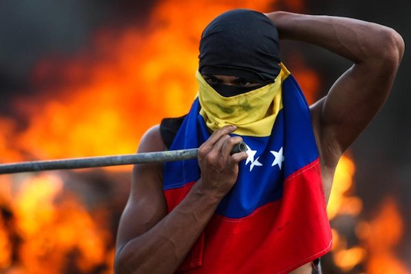 Main image venezuela protestor