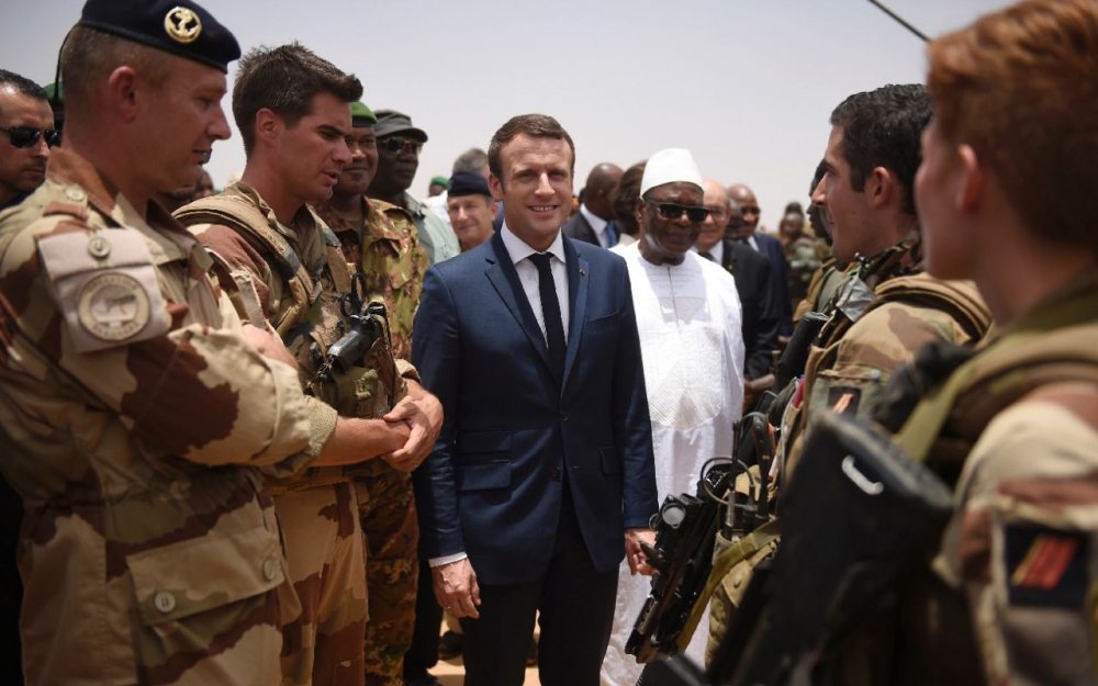 Image Emmanuel Macron in Mali