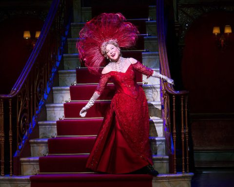 Image Bette Midler in Hello, Dolly!