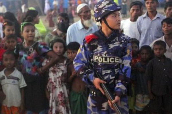 Image Rohingya Muslim militants wage coordinated attack against police, army base, Myanmar