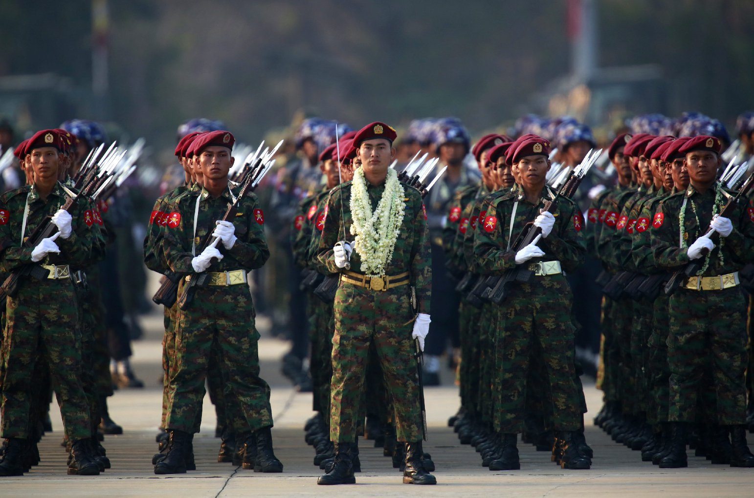 Myanmar Militär / Myanmar Military Releases 46 Child Soldiers - Sputnik