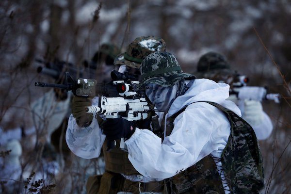 Image US to continue military drills despite upcoming Winter Olympics in South Korea [Image: REUTERS/Kim Hong-Ji]