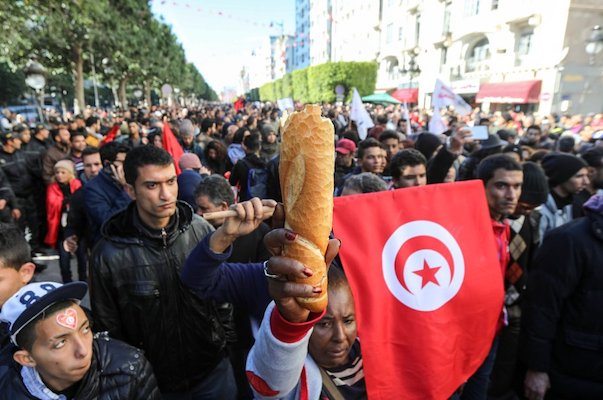 Image Economic stagnation drives Tunisia's ongoing anti-austerity 'Fech Nestannew' protests [Lima Charlie News]