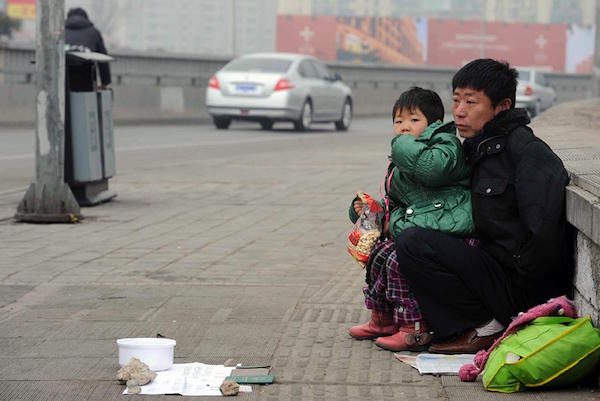 Image China's largest cities drop in population after mass displacement