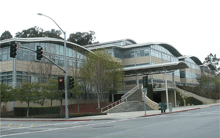 Image (Youtube’s San Bruno, CA headquarters, seen above, have 554,000 square feet and capacity for up to 2,800 employees. | Source: Justin Sullivan)