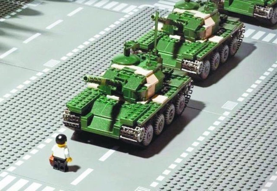 Image Lego faced some controversy when it refused a bulk purchase from Ai Weiwei, a Chinese artist who is critical of the government [Photo by NetEase.com]