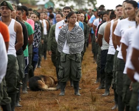 Image As Colombia’s economy moves forward, its history may slide backwards [Lima Charlie News] (Photo: Luis Acosta / AFP]