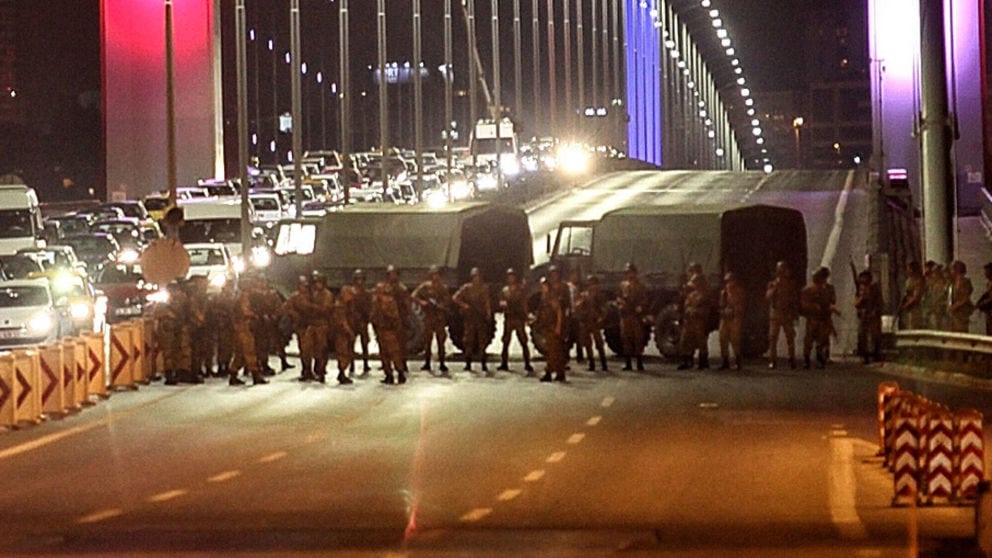 Image Bosphorus Bridge, Turkey on the night of July 15 (Photo: Gokhan Tan)