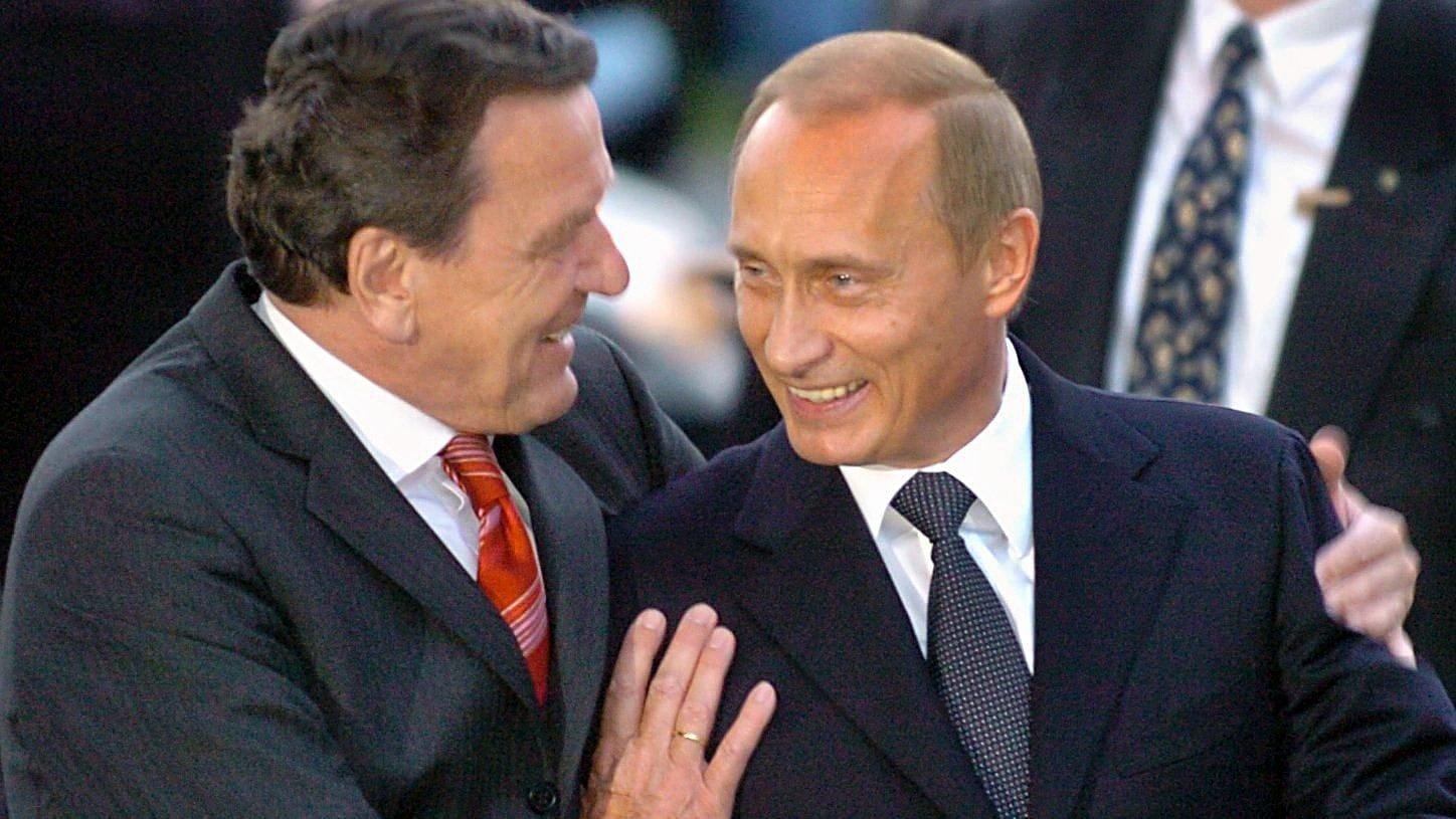 Image [Former German Chancellor Gerhard Schröder with Russian President Vladimir Putin]