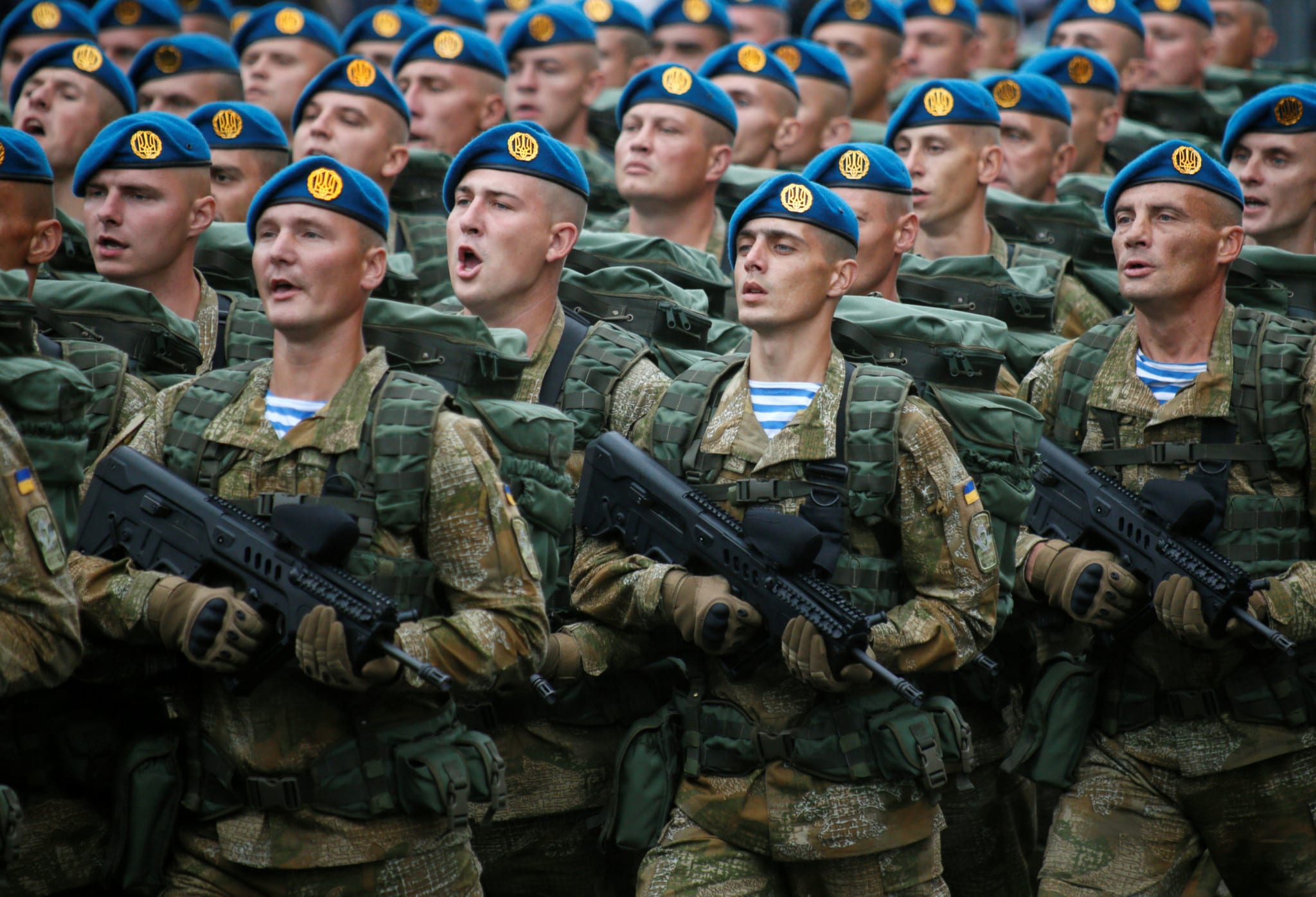 Image [Servicemen march during Ukraine's Independence Day military parade in central Kiev (Photo: Valentyn Ogirenko / Reuters]