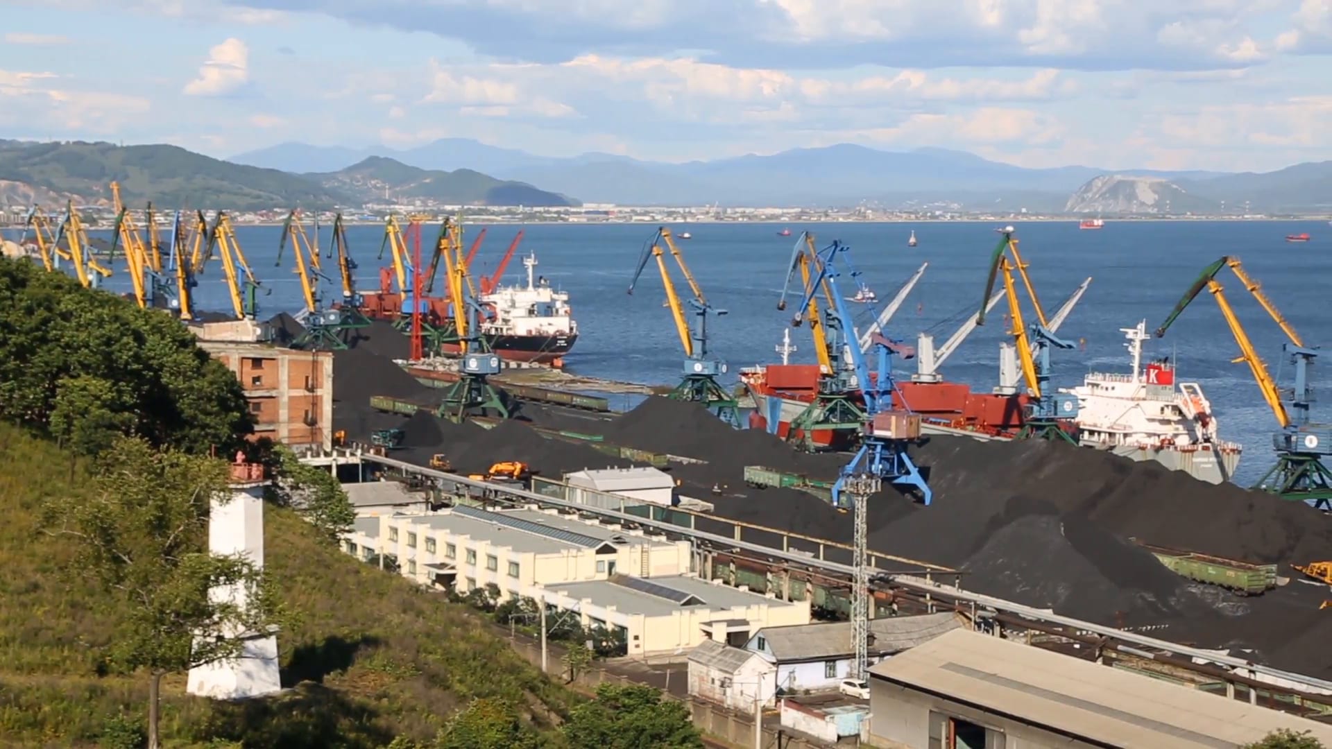 Image [Port of Nakhodka, Primorsky Krai, Russia, near Vladivostok, a hub to China for coal and petroleum products]